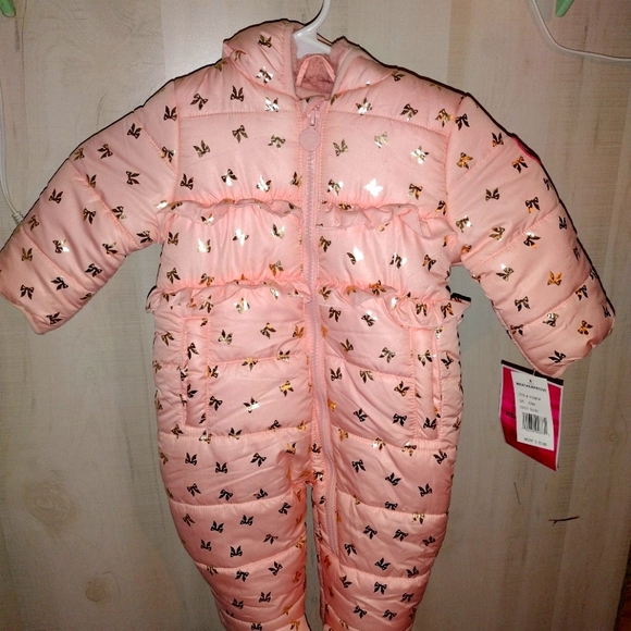 Snowsuit - Picture 1 of 5